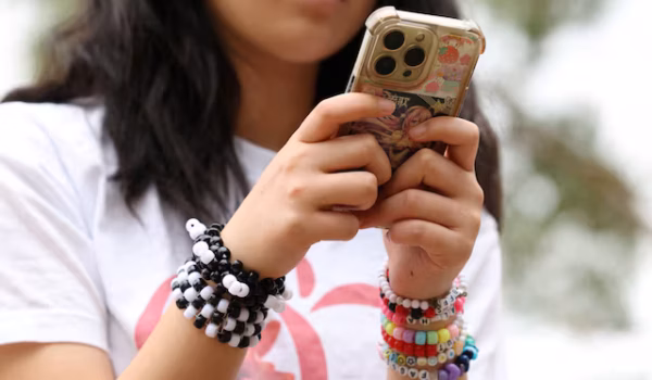 Australia Enforces World’s First Nationwide Social Media Ban