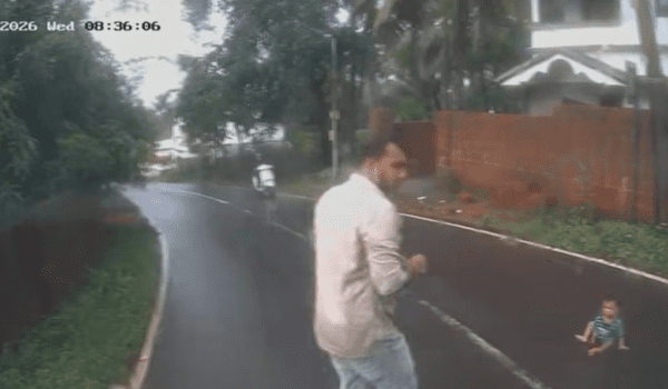 A toddler’s unexpected road trip ends safely thanks to alert bus crew members in Malappuram