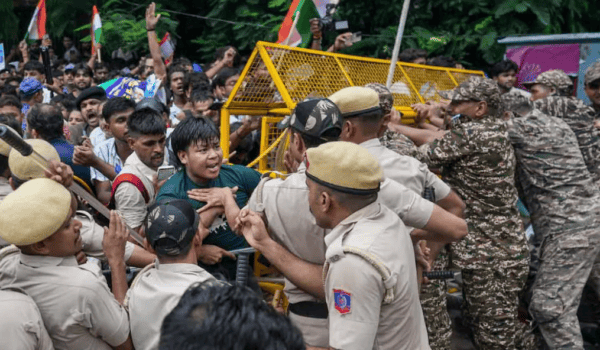 CJP Protest Turns Violent in Delhi; Over 100 Police Personnel, Several Students Injured