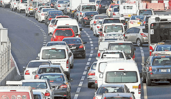 Motorists Face Delays During Morning Rush on Dubai, Sharjah Roads